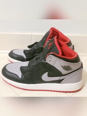 Air Jordan 1 Mid Bred Shadow GS Size 7Y